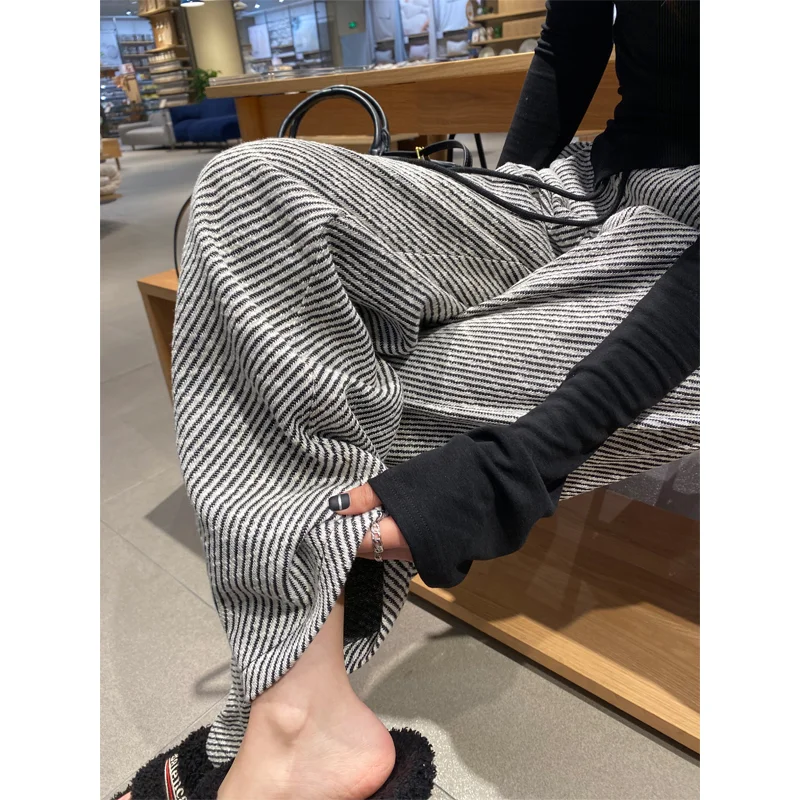 Loose Drapey Wide Leg Pants Women's Casual Straight Leg Sport Trousers Autumn Winter Korean Style Black White Diagonal Stripe