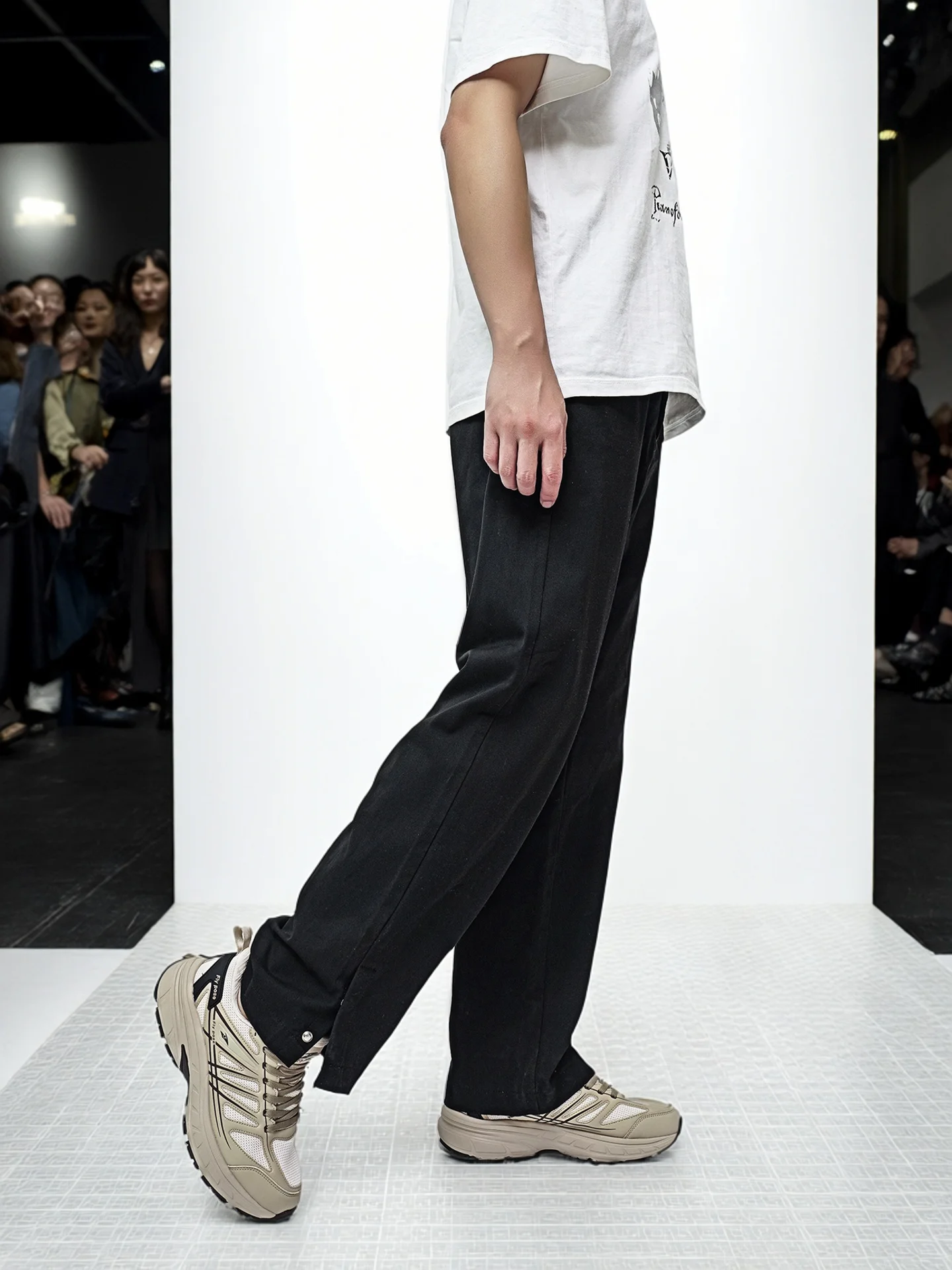 أحذية الركض المريحة للرجال والنساء قابلة للتنفس للمشي كاجوال مريحة ومتعددة الاستخدامات للمشي لمسافات طويلة