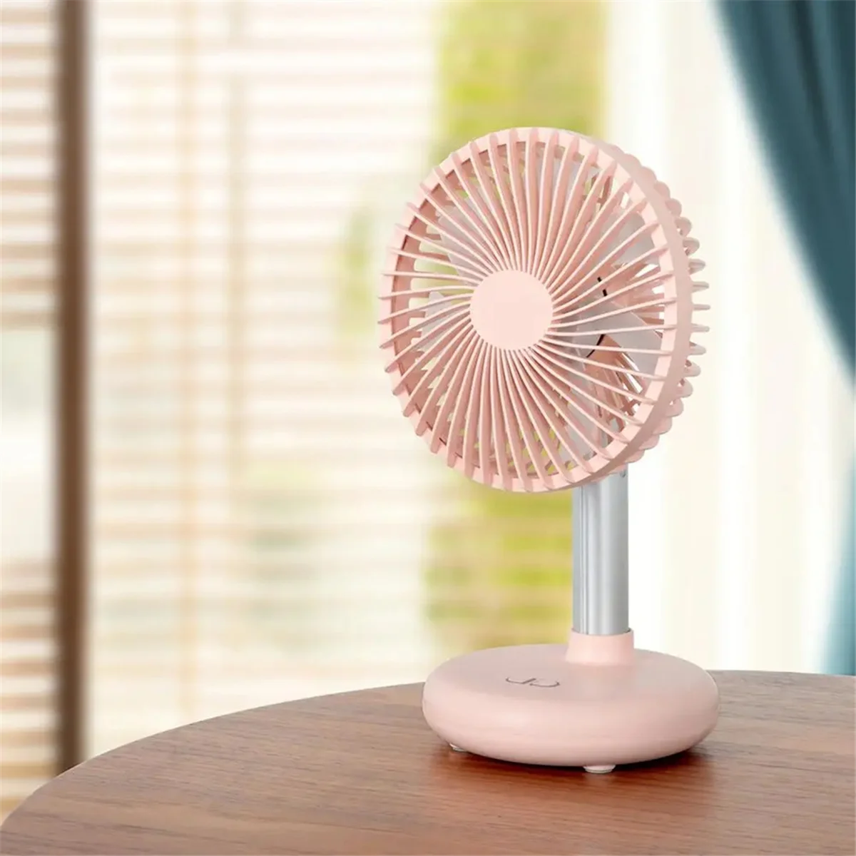 

Mini Oscillating Fan USB Rechargeable Portable Battery-Operated Table Fan with 4 Speed Levels Desk Fan for Outdoor White