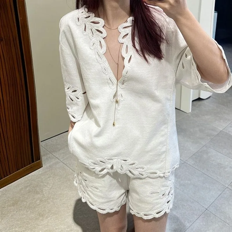 

2025 Spring Outfit Set: A Complete Look with High End Aesthetics Unique and Beautiful Tweed - Style White Top and Shorts Set