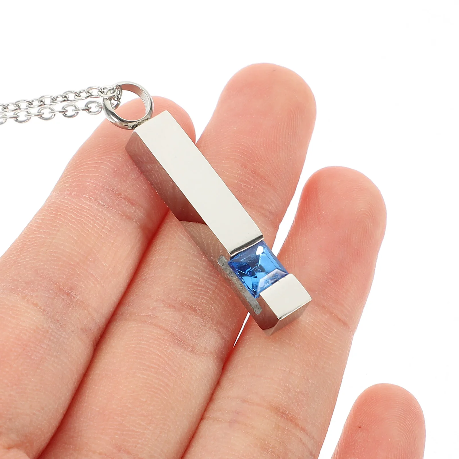 

Stainless Steel Urn Ashes Keepsake Pendant Cremation Memorial Jewelry Durable Rust-Resistant Openable Design For Loved Ones Pet