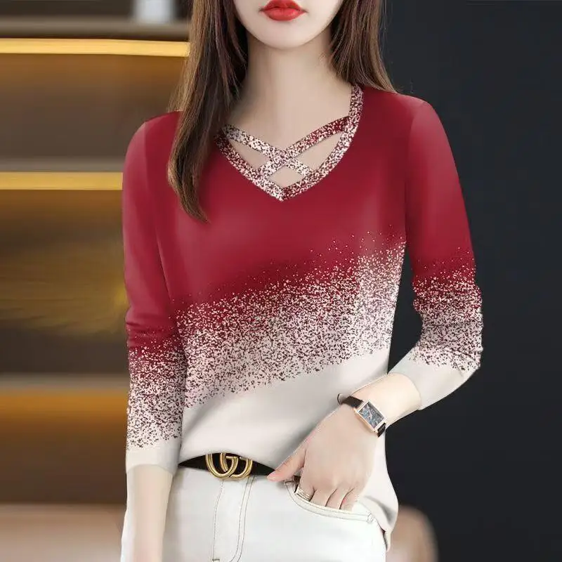 

Лидер продаж 2025, женский новый осенне-зимний модный вязаный базовый свитер в западном стиле с длинными рукавами, уменьшающий возраст, свободный вязаный внутренний свитер