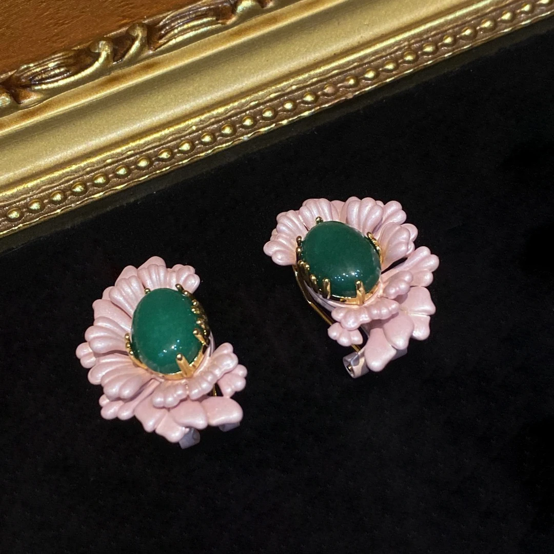 

Medium bronze 18K vintage gold powder enamel design with green agate earrings for women jewlry whosale