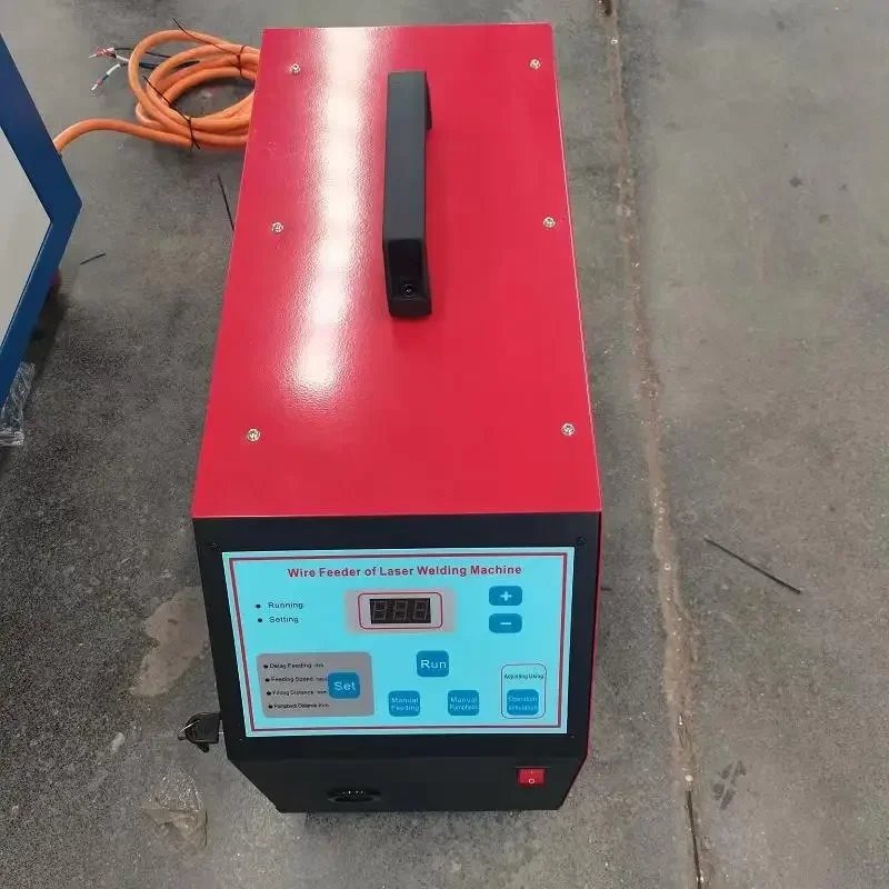 CE Certificated 1500W 2000W Auto Parts Hand Held Fiber Welding Machine with Wobble Head