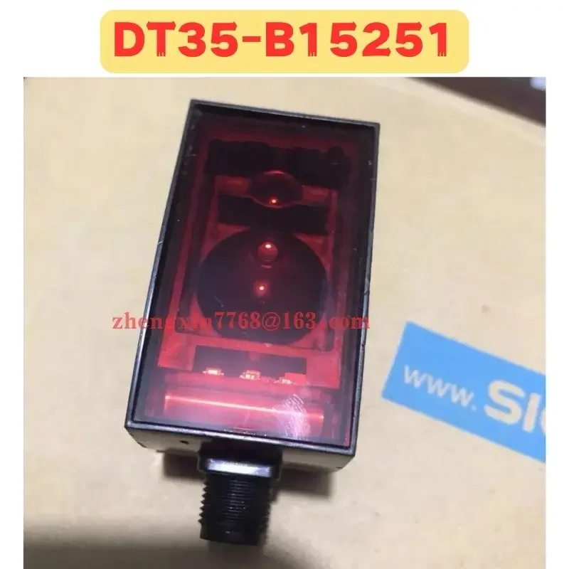 Used Sensor DT35-B15251 DT35 B15251 Normal Function Tested OK