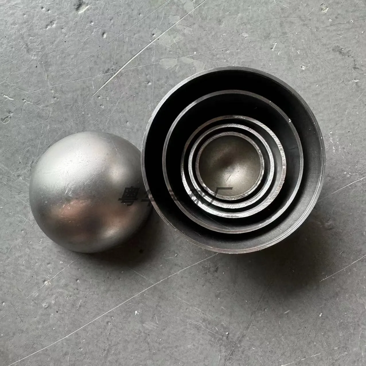 Hollow Iron Hemispheres Welding Decor 17-450mm 0.6/1/2mm Thickness Iron Domes for Lighting/Fence/Art Craft Custom Sizes