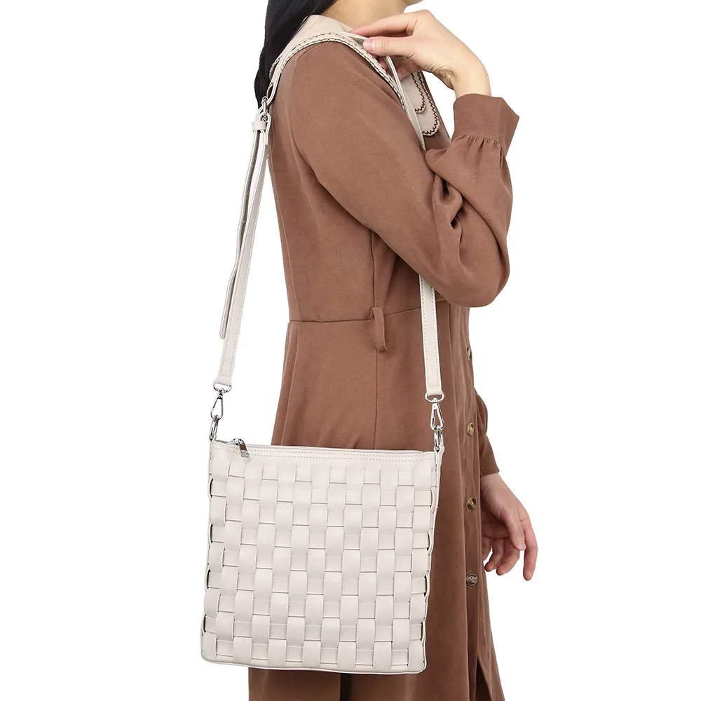 Fashion Hand Woven Women Shoulder Bag 2024 Faux Leather Bucket Bag Simple Casual Designer Knitting Lady Crossbody Bag