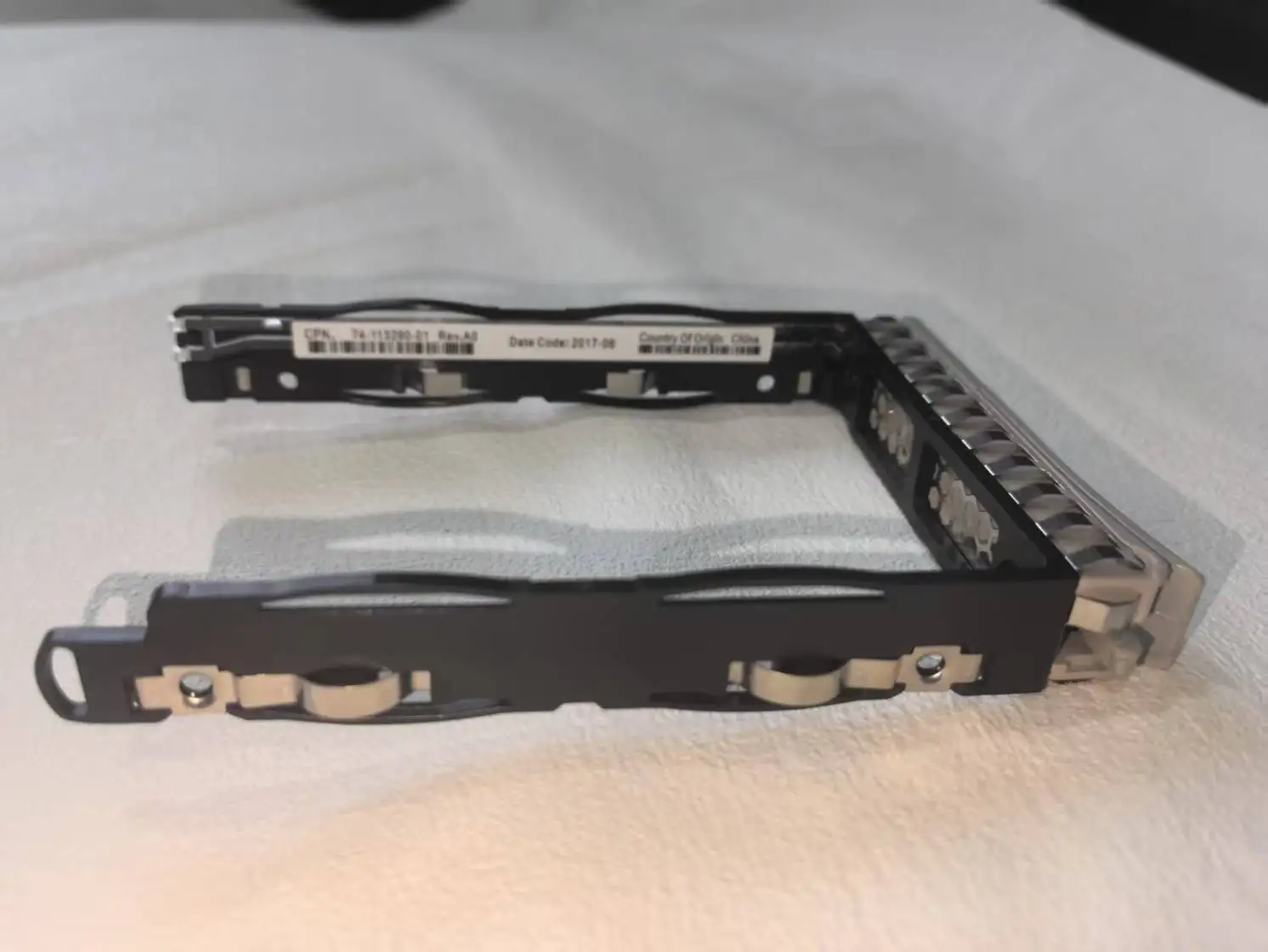 74- 113290 -01 2,5-Zoll-SAS/SATA-Festplatten-Caddy-Halterung