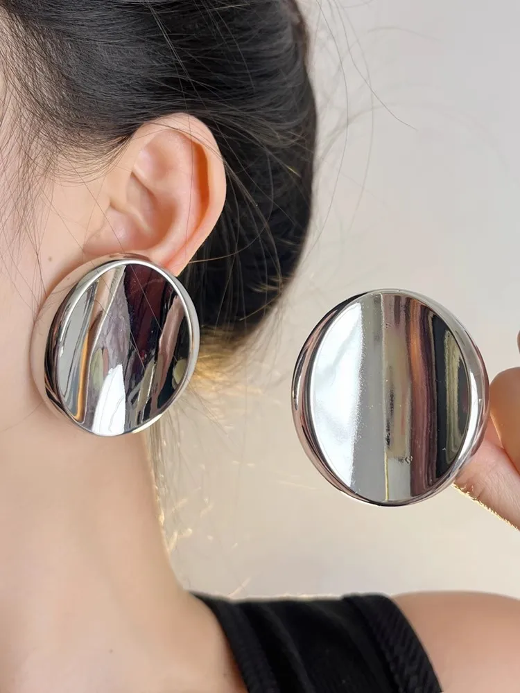 Exaggerated Large Size Geometric Round Hollow Ear Clip Earrings for Women Girls Retro Unique Design Heavy Metal Jewelry Gifts