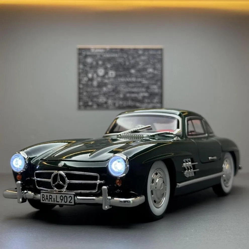 Modelo de coche a escala 1:24, Mercedes Benz 300SL, modelo de coche de aleación, clásico, Vintage, Metal fundido a presión, sonido, luz, colecciona, juguete para regalo para niños