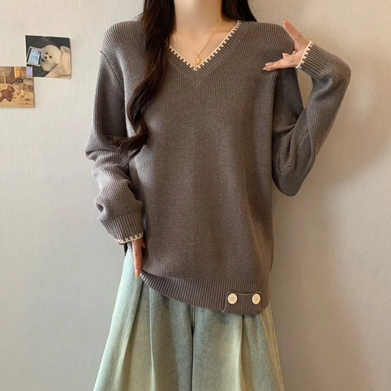 

Color-blocked V-neck Sweater for Women Loose Large Size Stylish Slimming Long-sleeved Bottoming