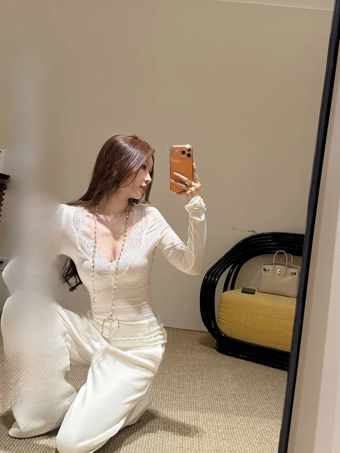 

Женская облегающая футболка IUIU Home с кружевными вставками и V-образным вырезом, с длинным рукавом, осенне-зимняя, универсальная, для ношения под одеждой