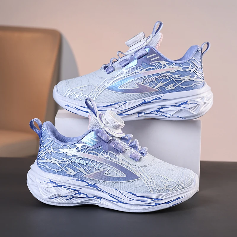 

A pair of children's sports shoes, with a mesh upper for comfort and breathability, and a cushioned and anti-slip soleDEH-D2609