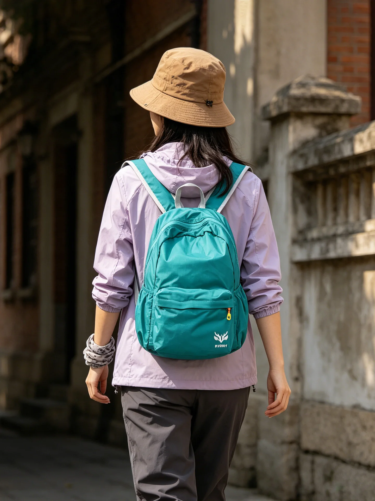 

Women's Outdoor Travel Backpack Lightweight Foldable Casual Sports Bag for Hiking And Climbing Summer 2026 Nylon Material