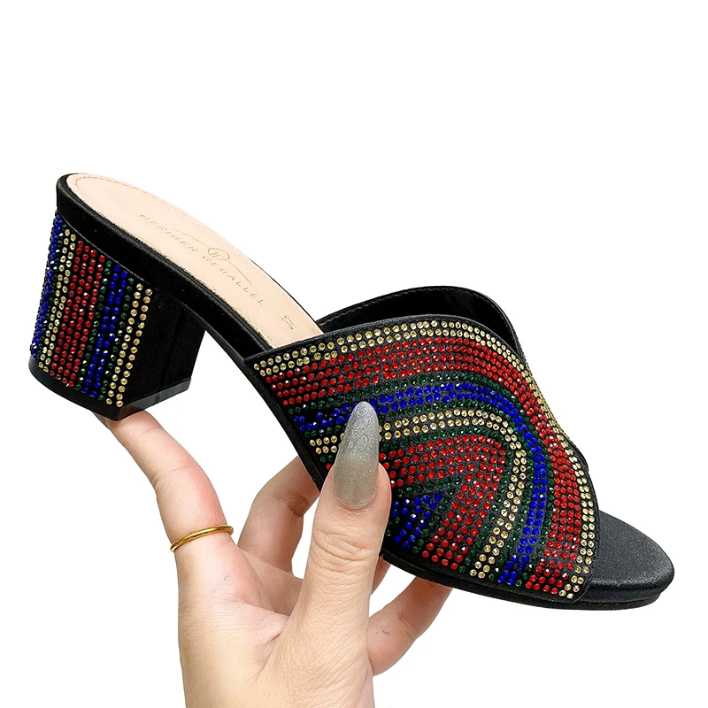 

2024 Fashion Italian Noble Women's Shoes Are Perfectly Matched, Party Shoes Shopping Shoes