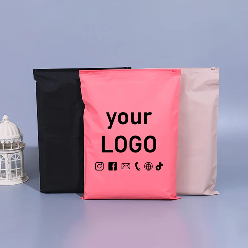 50 Zippered Garment…