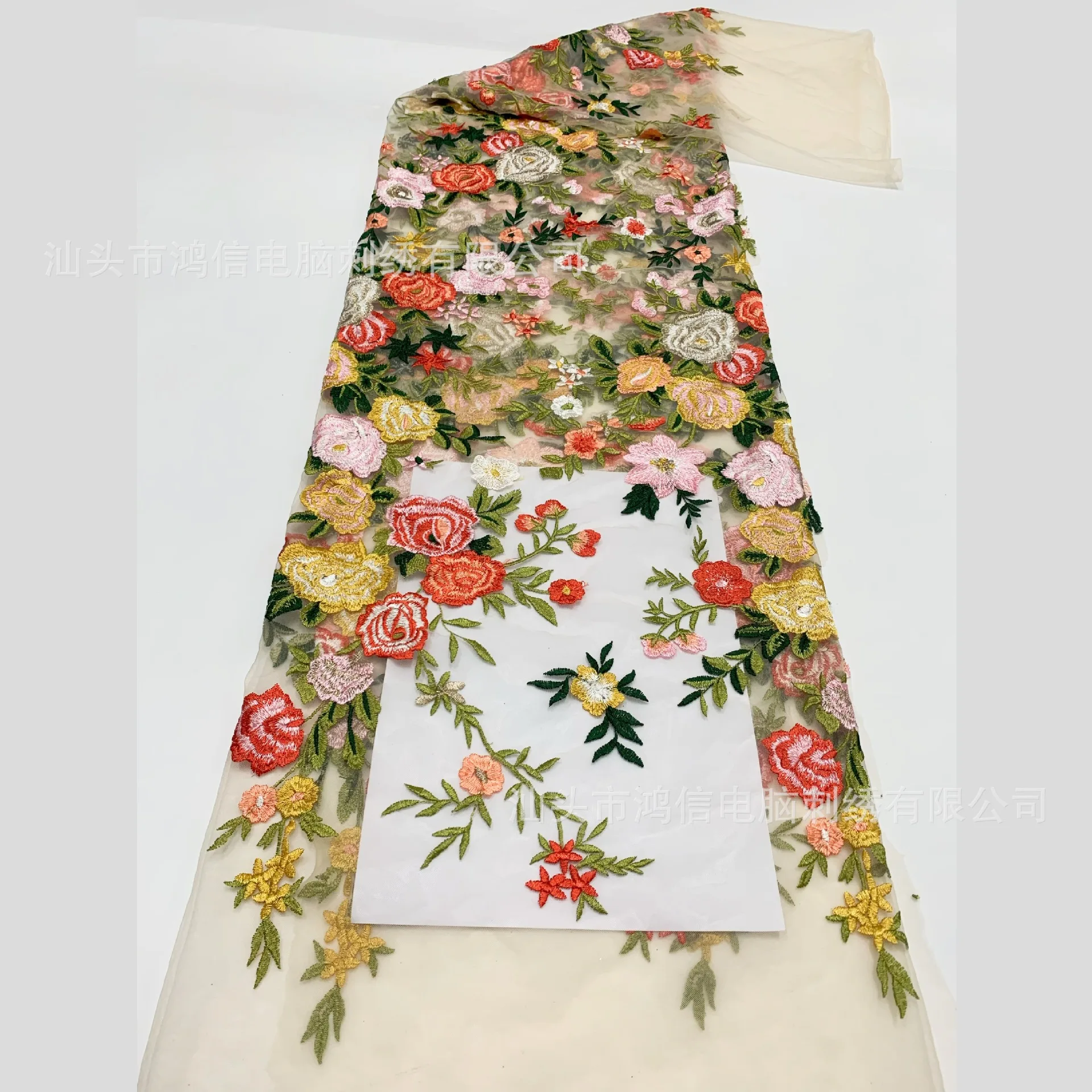 

Новая ткань с цветочной вышивкой и разноцветными пайетками 3 мм и 4 мм, элегантное кружево для свадебных платьев, вечерних нарядов и модной одежды