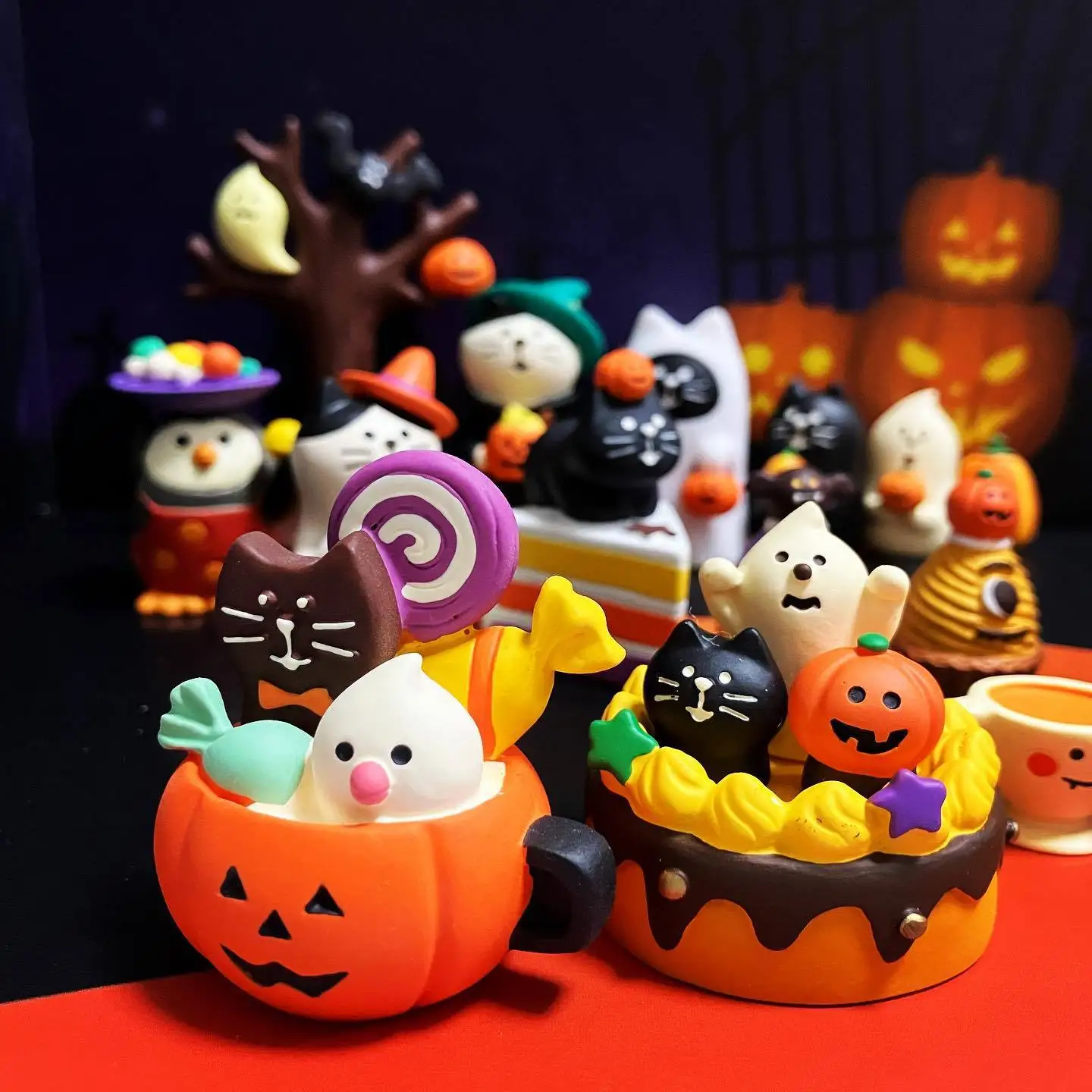 Zakka Halloween Themed Clown Cat Pumpkin Mini Resin Pendant Scene Decoration Home Scenic Ornaments Cute Desktop Jewelry Gift Toy