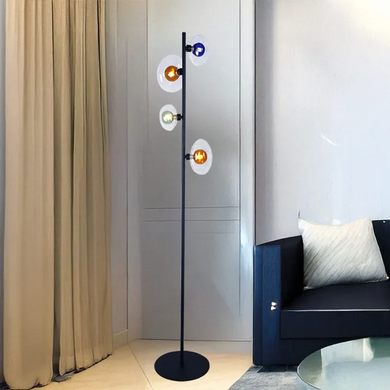 4 hand-cut glass heads with multiple tonal effects | Modern design LED G9 bulbs, high color rendering index 95 1600 lumens