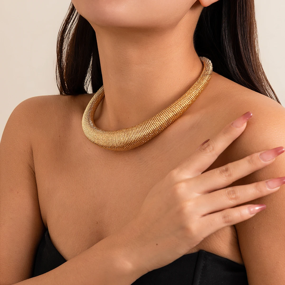Salircon Exaggerated Gold Color Striped Necklace for Women Trending 2024 Metal Choker Necklace Jewelry Collar on Neck Accessorie