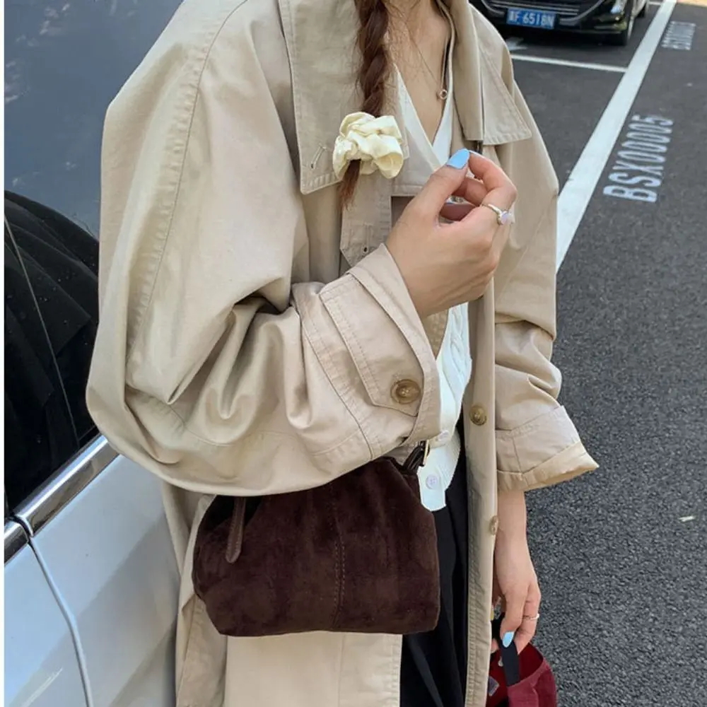 

Сумка на плечо Замшевая плиссированная сумка-облако Большая вместительная сумка ярких цветов Сумки-хобо с напуском Сумка в корейском стиле Однотонная большая сумка