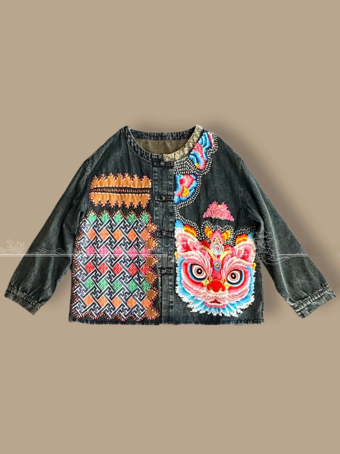 

Hand Embroidered Denim Jaet Women's Ethnic Sle Faion Design Top Loose Fit Long Sve round Ne Single Button Closure