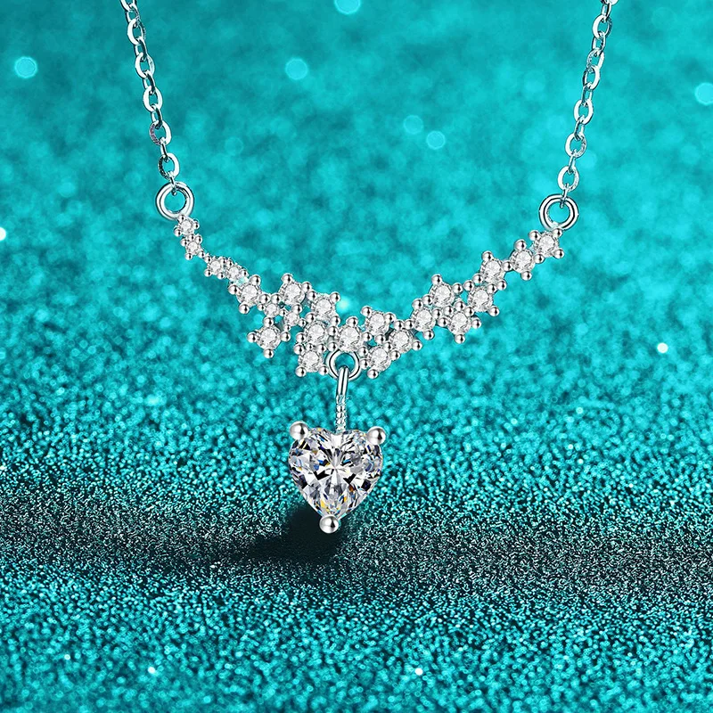 

Full Diamond Star Heart Design 1ct Moissanite Pendants Necklace Platinum Pt950 Clavicle Chain for Women Anniversary Gift