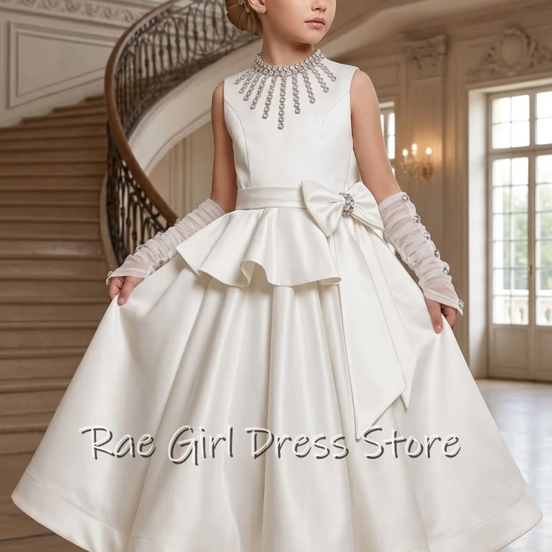 Vestido de lujo blanco de satén para niña, sin mangas, cuello alto, con flecos de cristal, corte A, largo midi, con lazo grande en la cintura, para comunión.