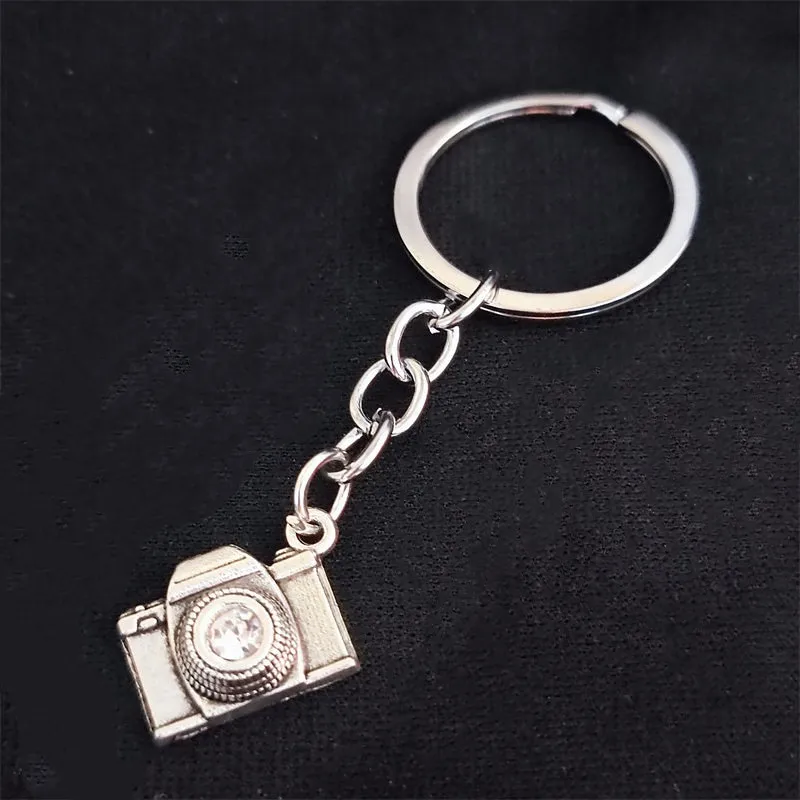 Unique Keychain Remember The Moment Keyring Camera Cameraman Pendant Women Man Jewelry Accessories Friend Gift