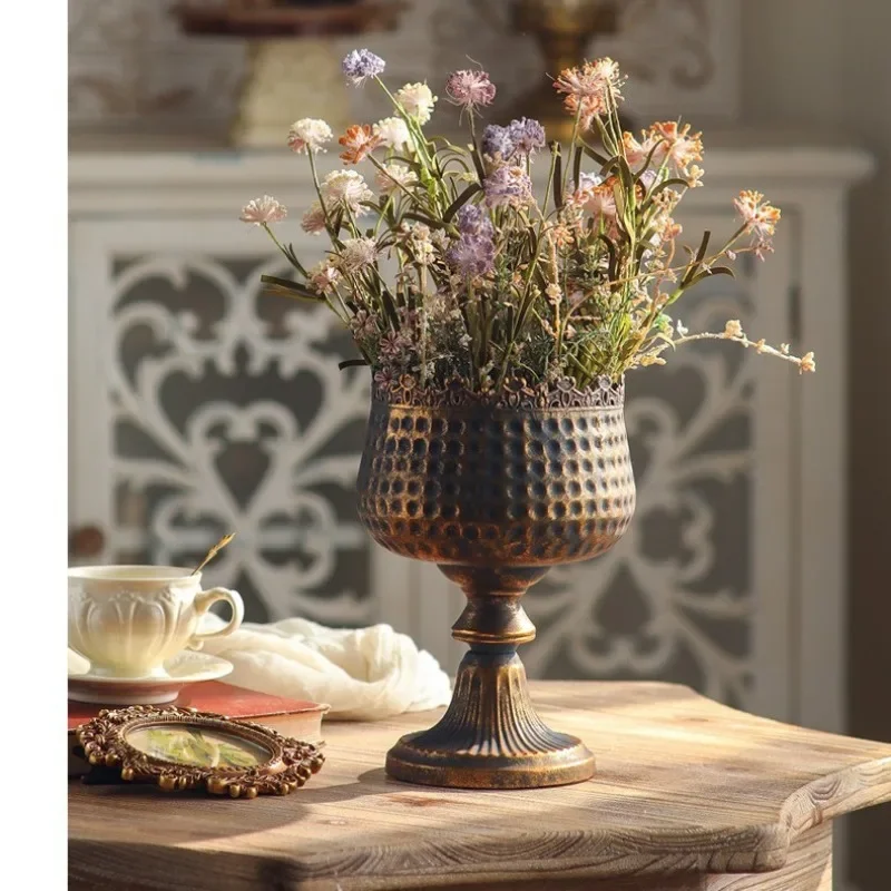 European desktop flower pot ornament, household porch succulent breeding utensils, retro and old wrought iron mesh decorations