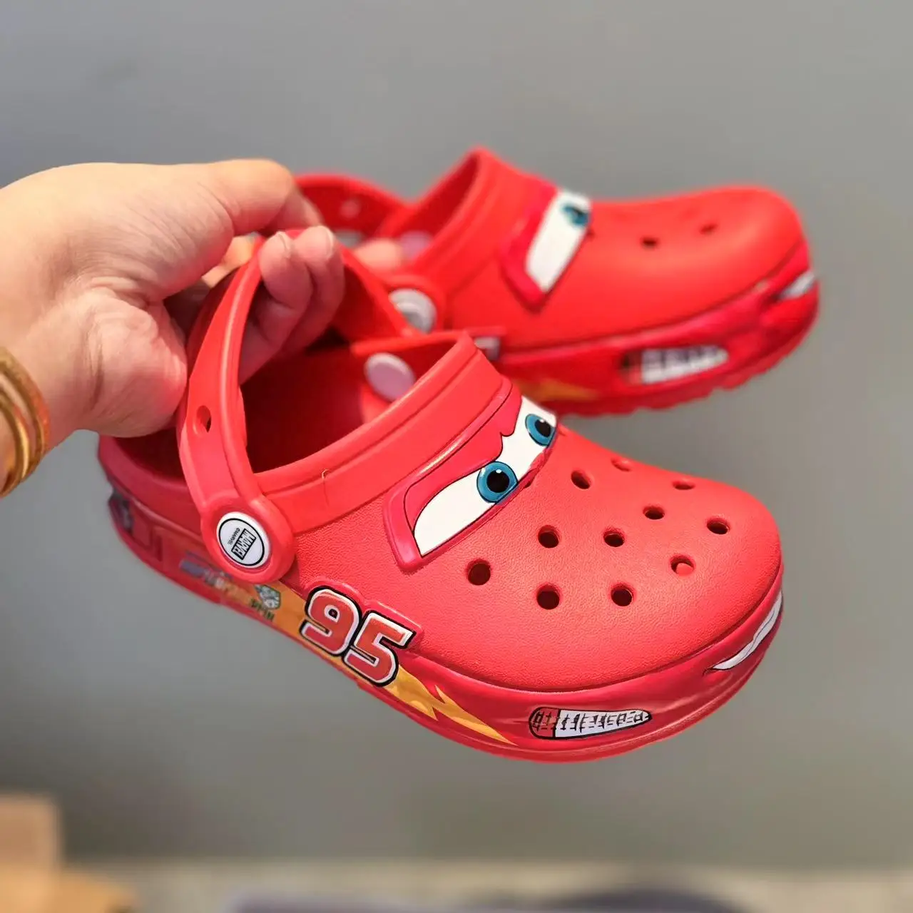 

Summer Lightninged Disney Glow McQueen Car Hole Shoes Slippers Breathable Non-slip Shoes Outdoor Beach Indoor EVA Shoes Gift