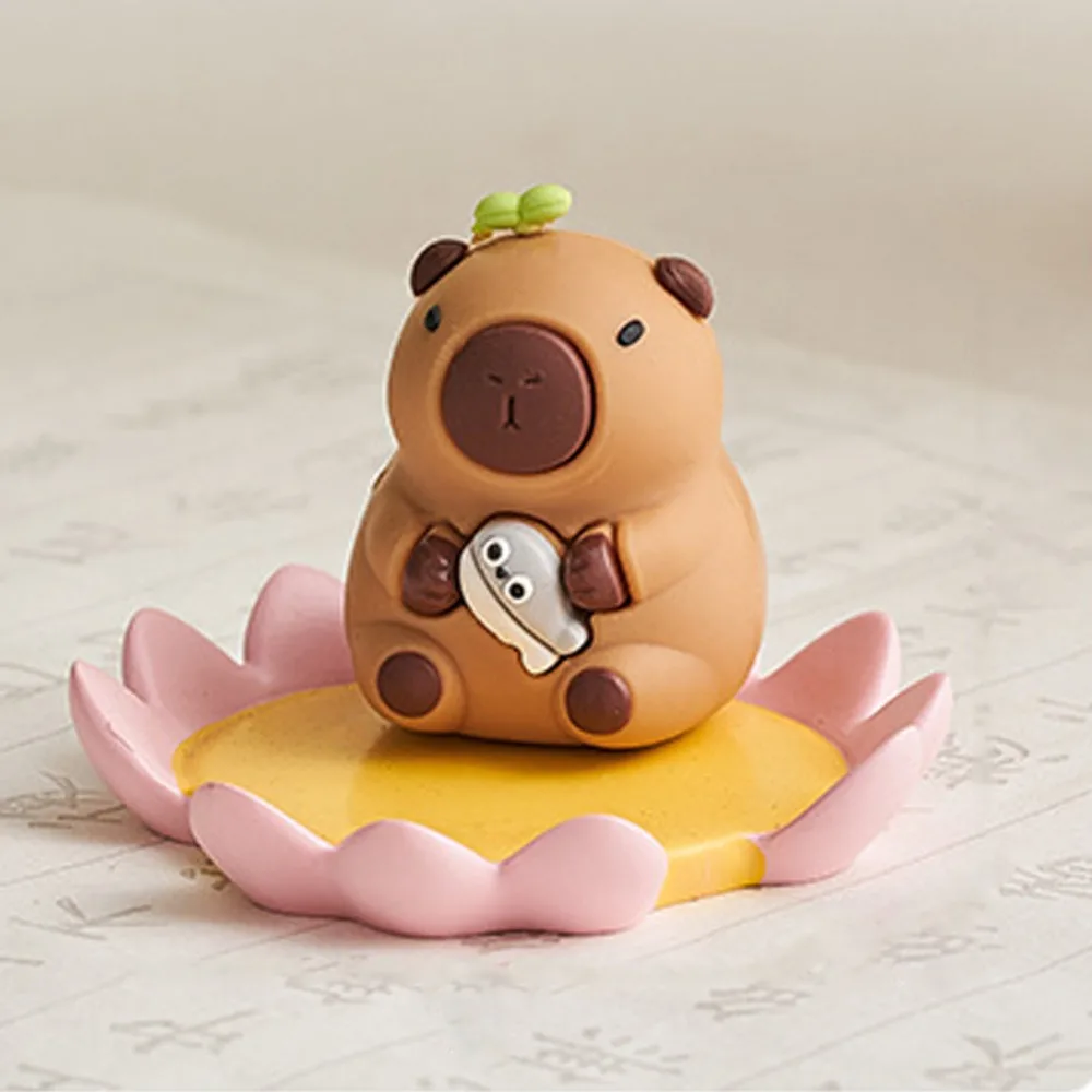 Phone Holder Resin Capybara Ornament Lotus Flower Cartoon Capybara Model Toy Desk Decor Creative Animal Figurines