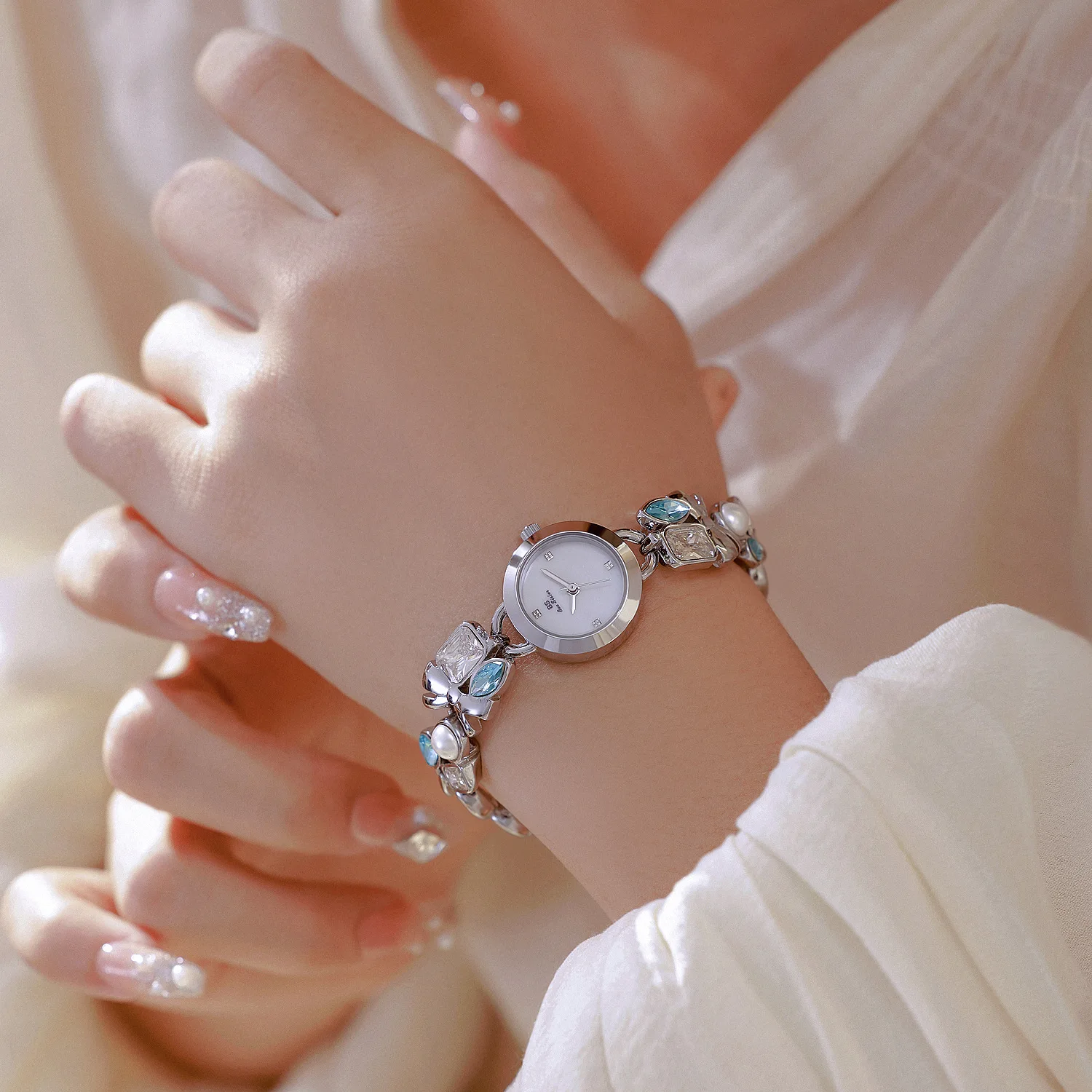 2026 New Color Diamond Sea Blue Treasure Butterfly Bracelet Women's Watch Fashion Gold Waterproof Quartz Clock FA1891
