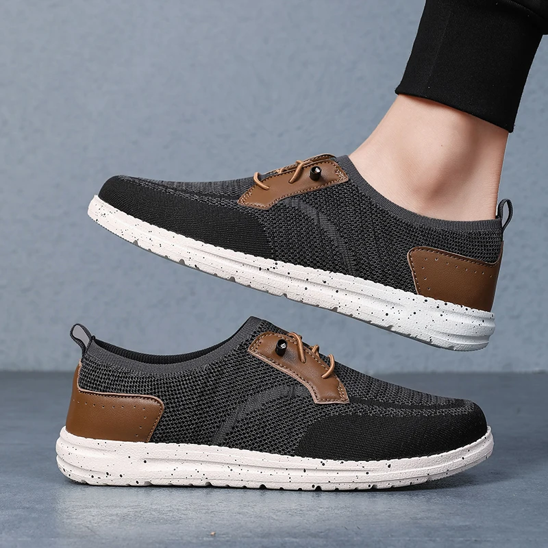 

2023 New Spring Summer Light Canvas Shoes Men Breathable Men Shoes Loafers Soft Comfortable Outdoor Flat Lazy Shoes for Male