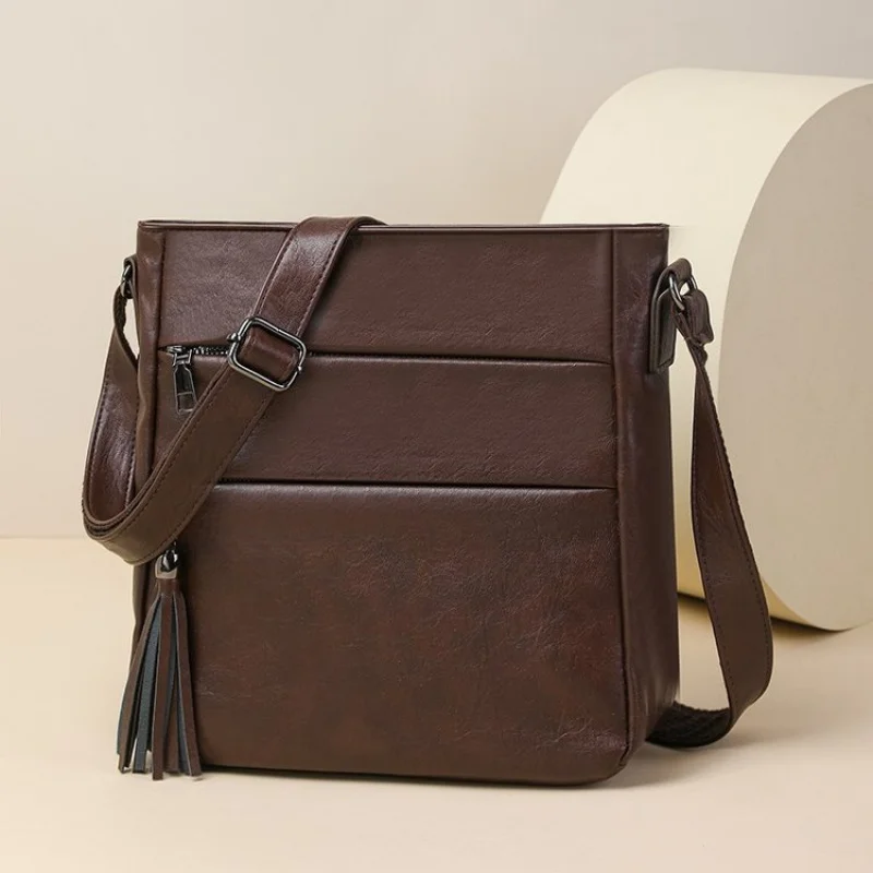 

Women's Trendy Leather Tote Bag Featuring Detachable Pouch And Spacious Interior Perfect For Weekend Shopping Trips​