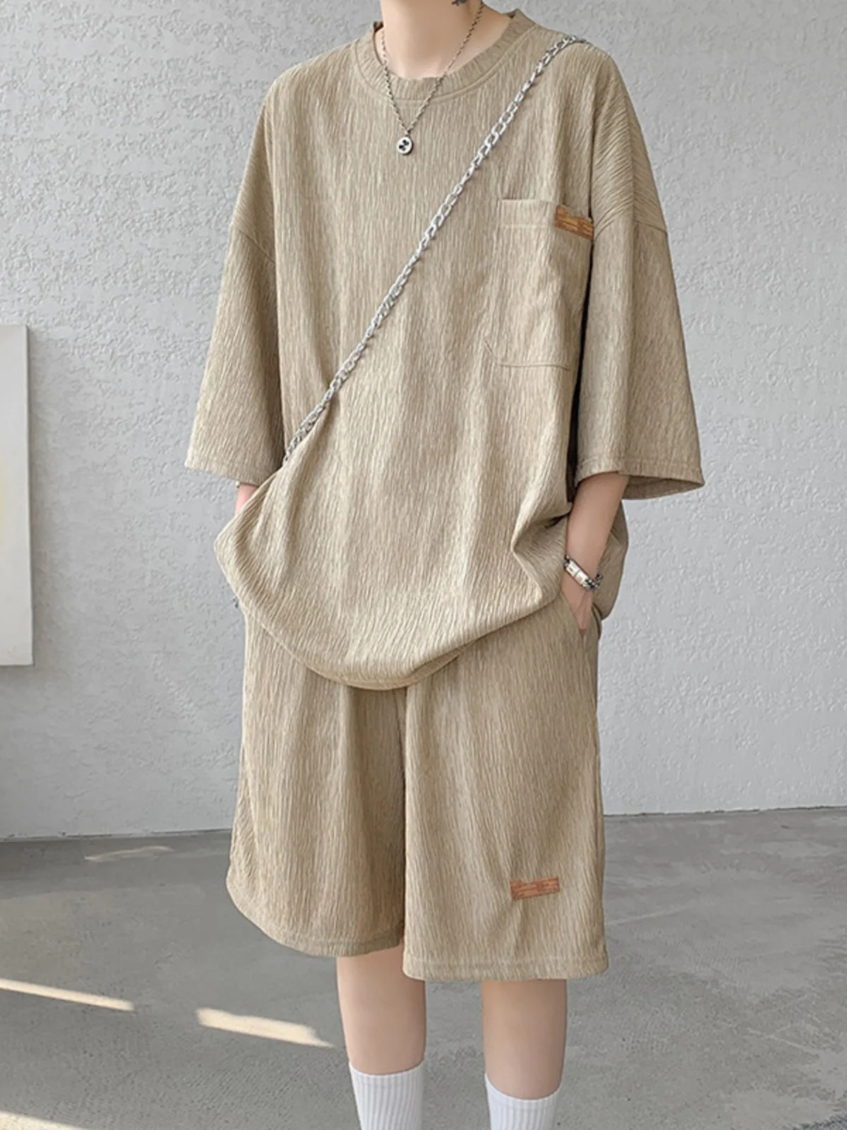 

Мужской летний комплект из двух предметов из ледяного шелка: модный повседневный спортивный костюм премиум-класса с шортами