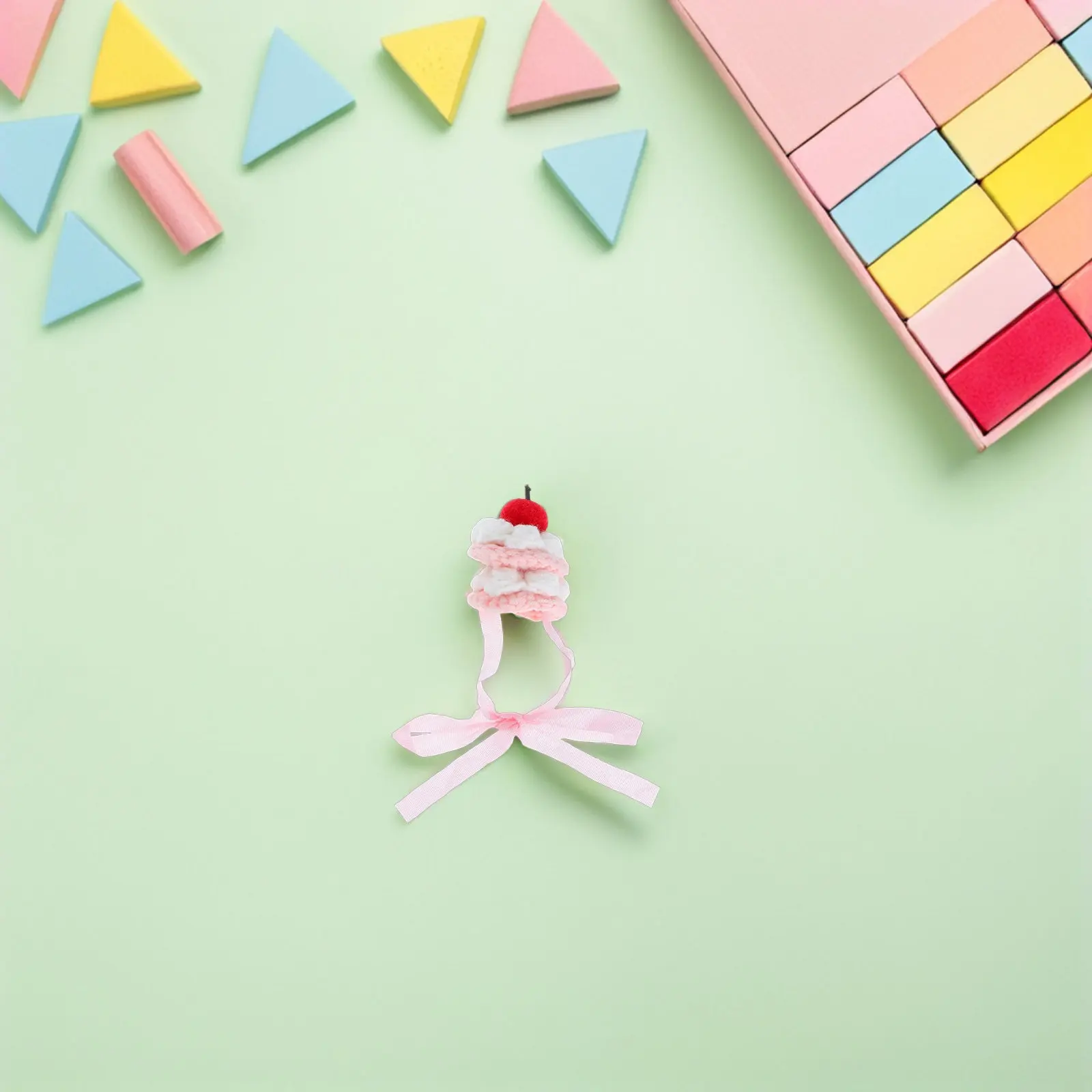 Mini Chapéu de Tricô Artesanal para Bonecas de 10-17cm - Design Delicado de Crochê em Formato de Bolo - Acessório Festivo para Temas de Festa