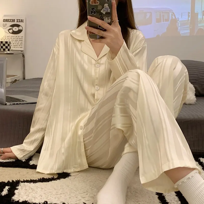 Ladies Ice Silk Long Sleeve Pajamas Homewear  Ladies Korean version of the large size thin silk comfortable women\'s clothing Ms.