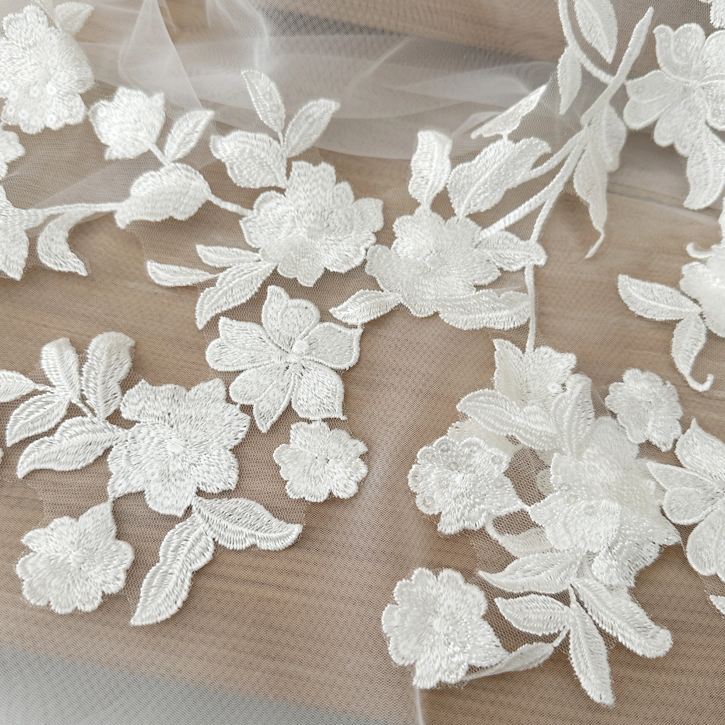 High Quality Flowers Leaves Pattern Sequins Lace Patch Embroidery Ivory Color Sewing on 1 Pair