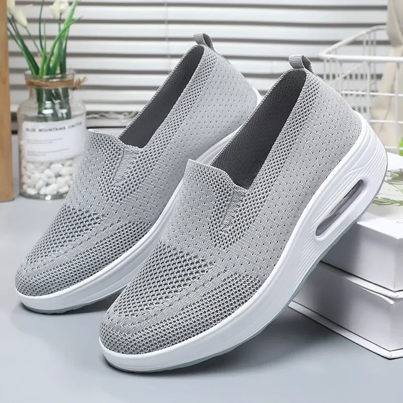 Women's Fashionable Vulcanized Shoes Thick Sole Solid Color Breathable Women's Shoes Casual Comfortable Sports Shoes 2025