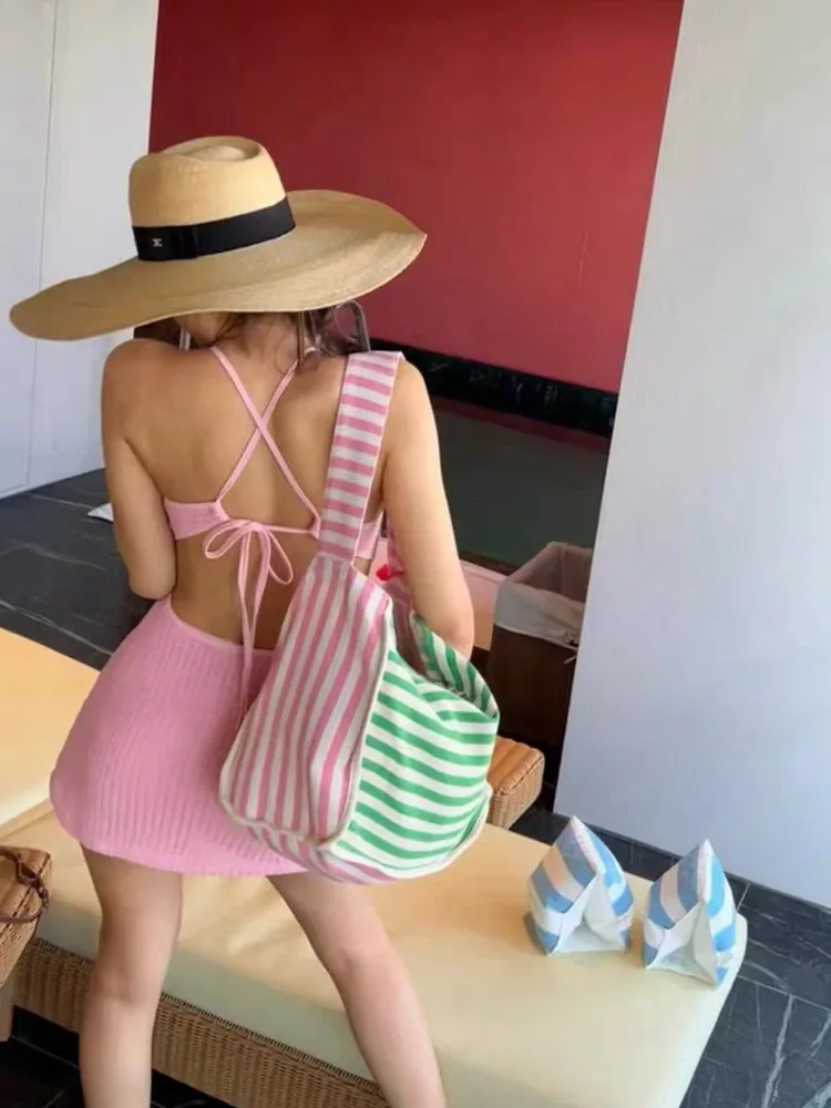 Traje de baño de una pieza con falda sin espalda y sin mangas de punto de Corea del Sur para mujer, nuevo traje de baño de vacaciones adelgazante para cubrir el vientre de verano 2025