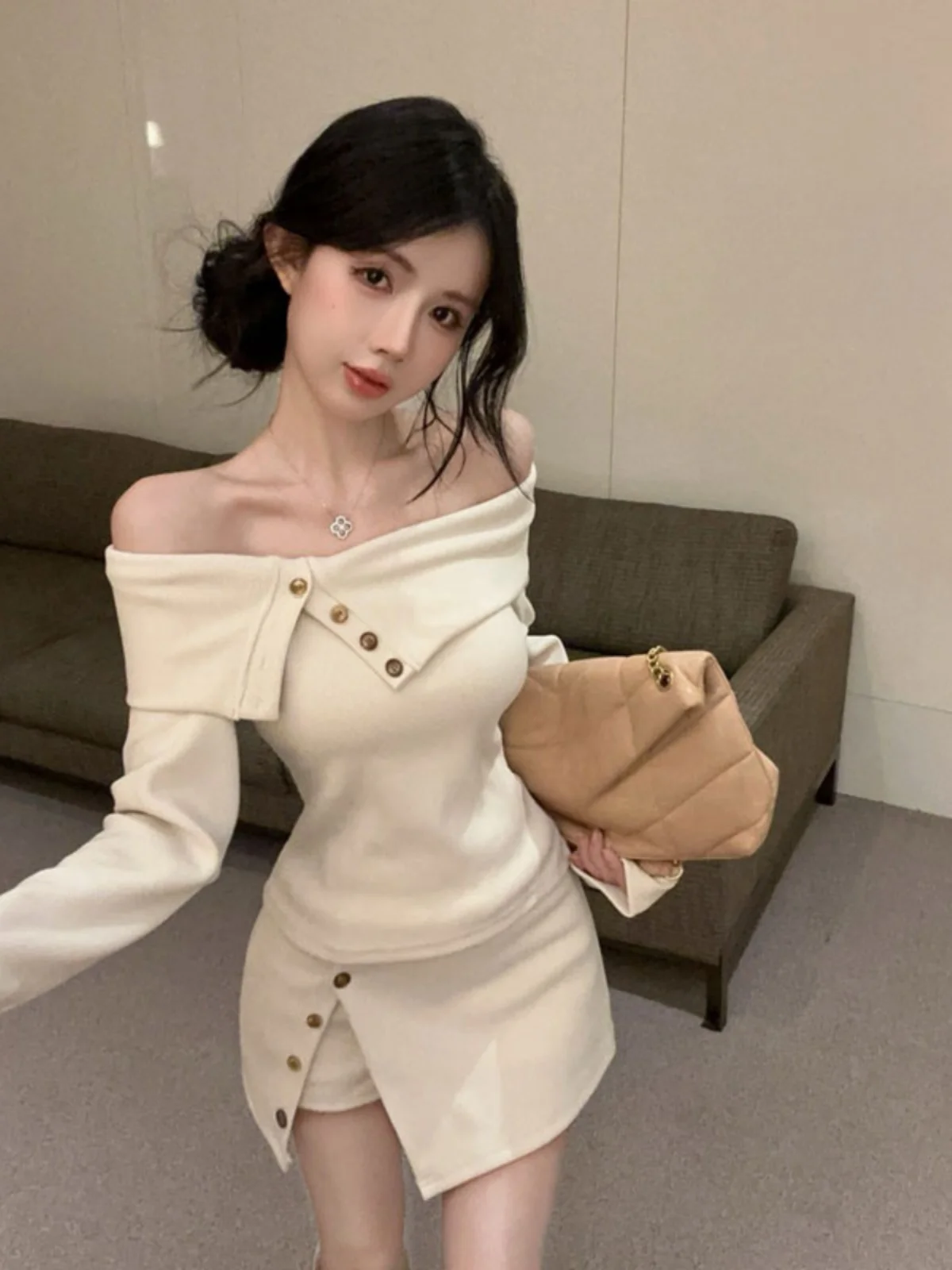 

Sexy Shoulder Bared Top And Skirt Set Fashionable Spring Outfit Comfortable Cotton Material Short Sleeve Flip Collar Design