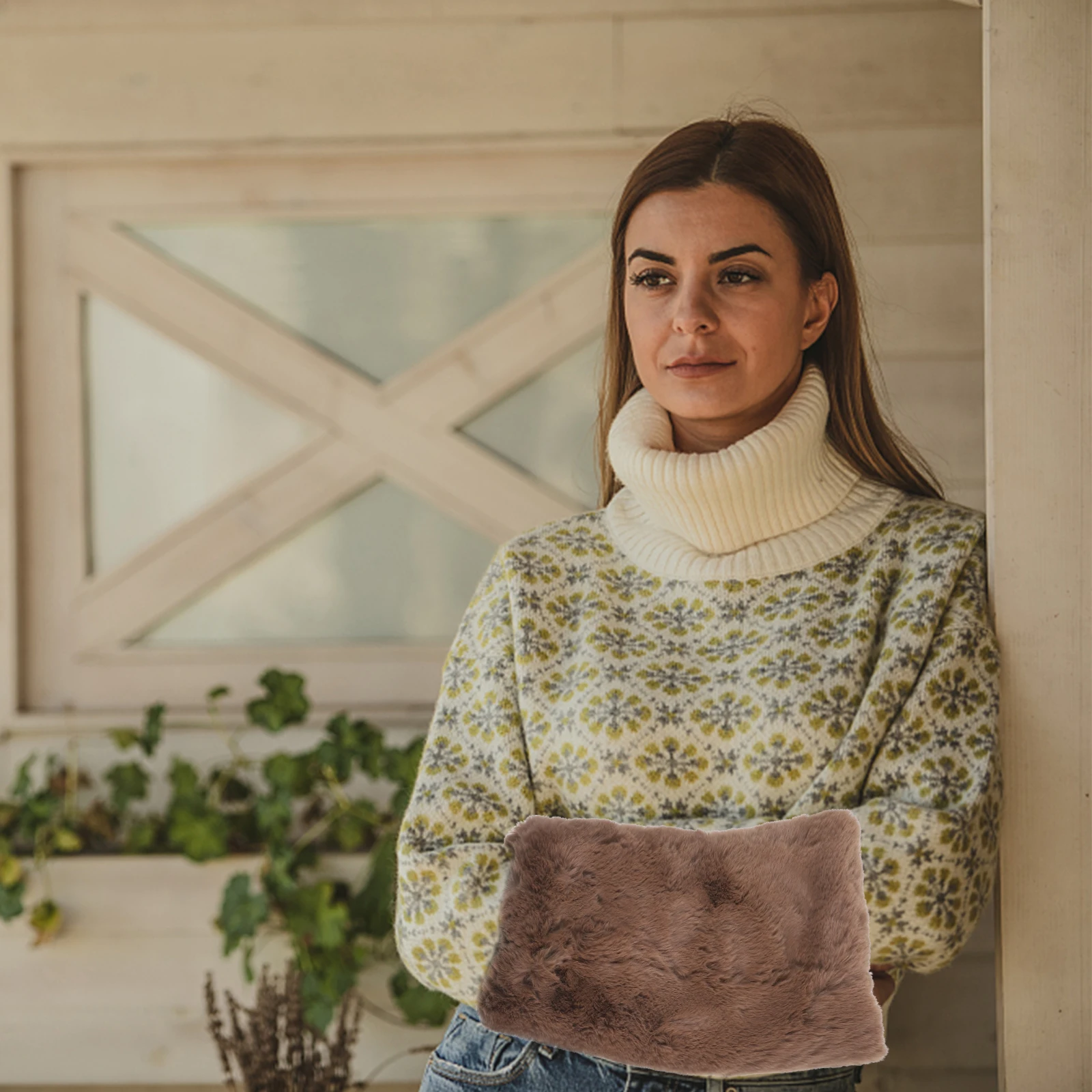 

Warm Hand Muff Imitation Portable Warmer Sleeve For Winter Outdoor Party Wedding Small Cushion Accessory