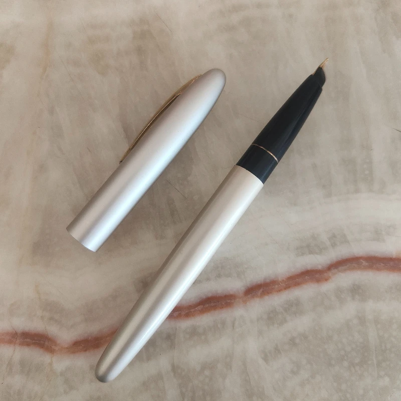 1960s Crest Aluminum Alloy Fountain Pen Lightweight Triumph Nib Fine Pointed Ink Pen 0.5 F Tip Smooth Writing Drawing Office