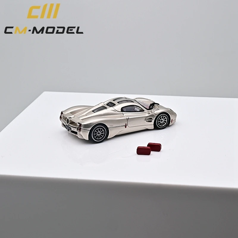 CM In Stock 1:64 Utopia Champagne Gold Magnetic Detachable Hood Diecast Diorama Car Model Collection Miniature Toys