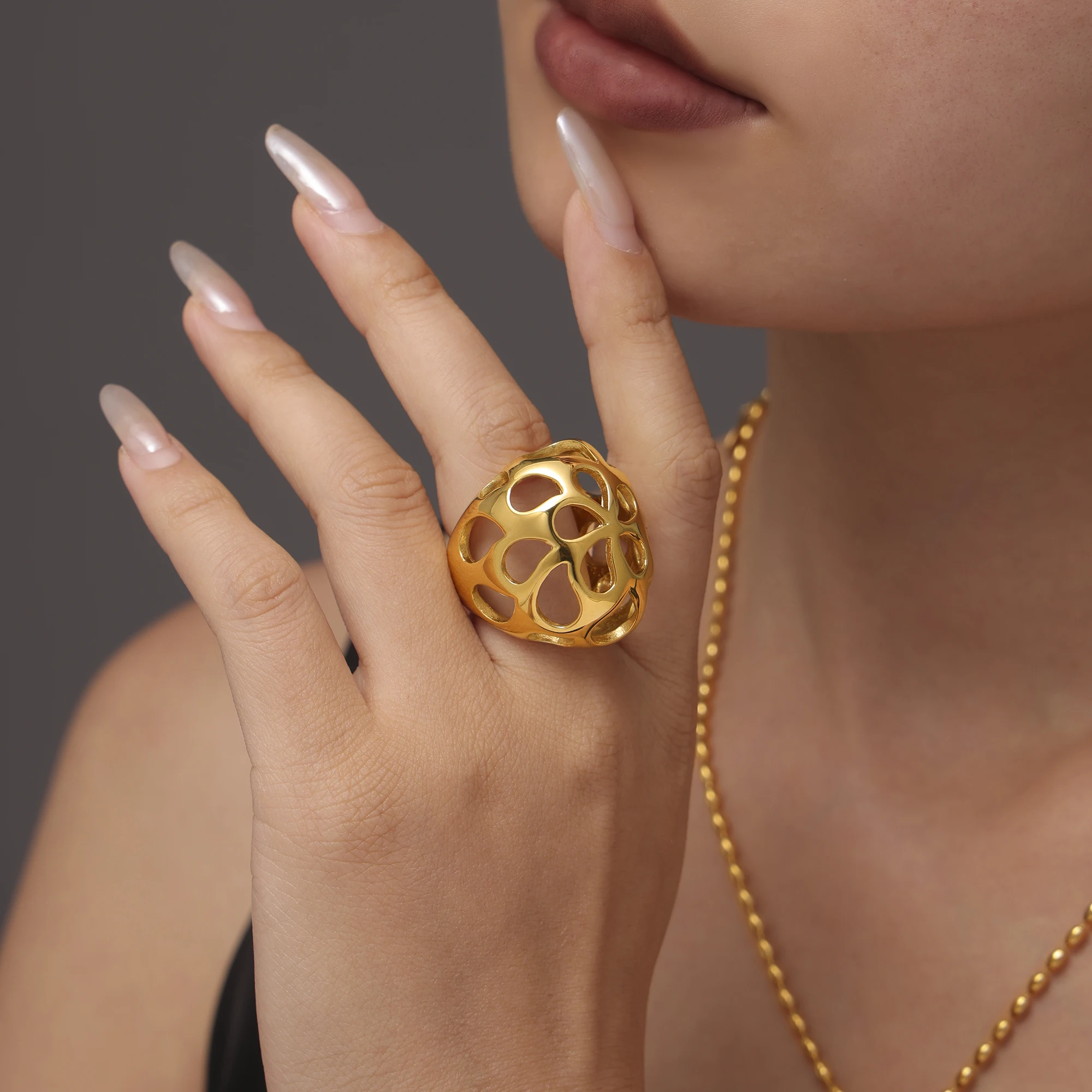 Unique Hollowed Sphere Ring For Women 18k Gold Plated Hyperbole Women\'s Stainless Steel Finger Rings Aesthetic Woman Jewelry