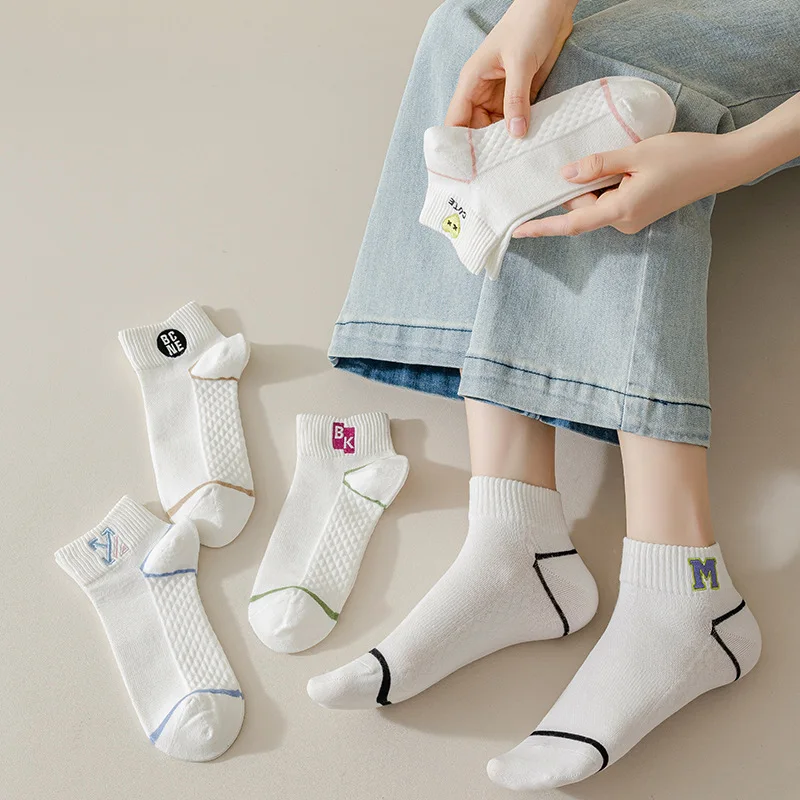 

White Socks Women Stub Barrel Embroidery Cotton Socks Sport Ventilate Shock Absorption Women'S Stockings White All-Match Socks