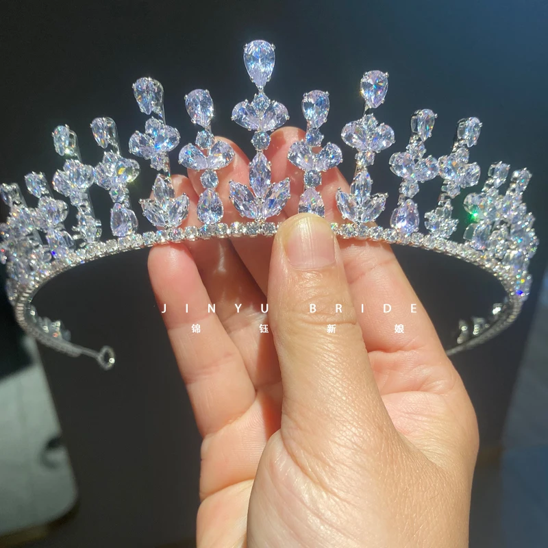 2025 New Arrival High-End Zircon Crown Super Sparkling Full Bridal Hair Accessory for Wedding Makeup Princess Birthday