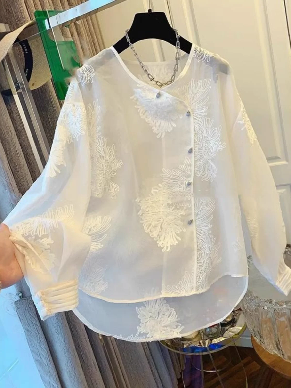 

Loose Women's irt Autumn Early Season New Chinese Sle Embroidery Lace Top Stitching Retro Commute Sle Long Sve Butto...