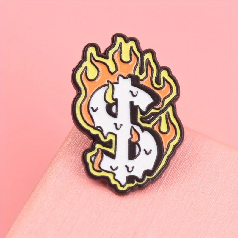 Inferno Fortune Emaille-Anstecknadel – flammendes Dollarzeichen mit Gelb/Orange-Feuerburst auf Stark White Base, kontrastreicher Reichtumsschmuck – Detail 3